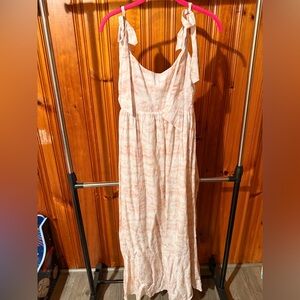 Elegant Pink Tie-Strap Maxi Dress